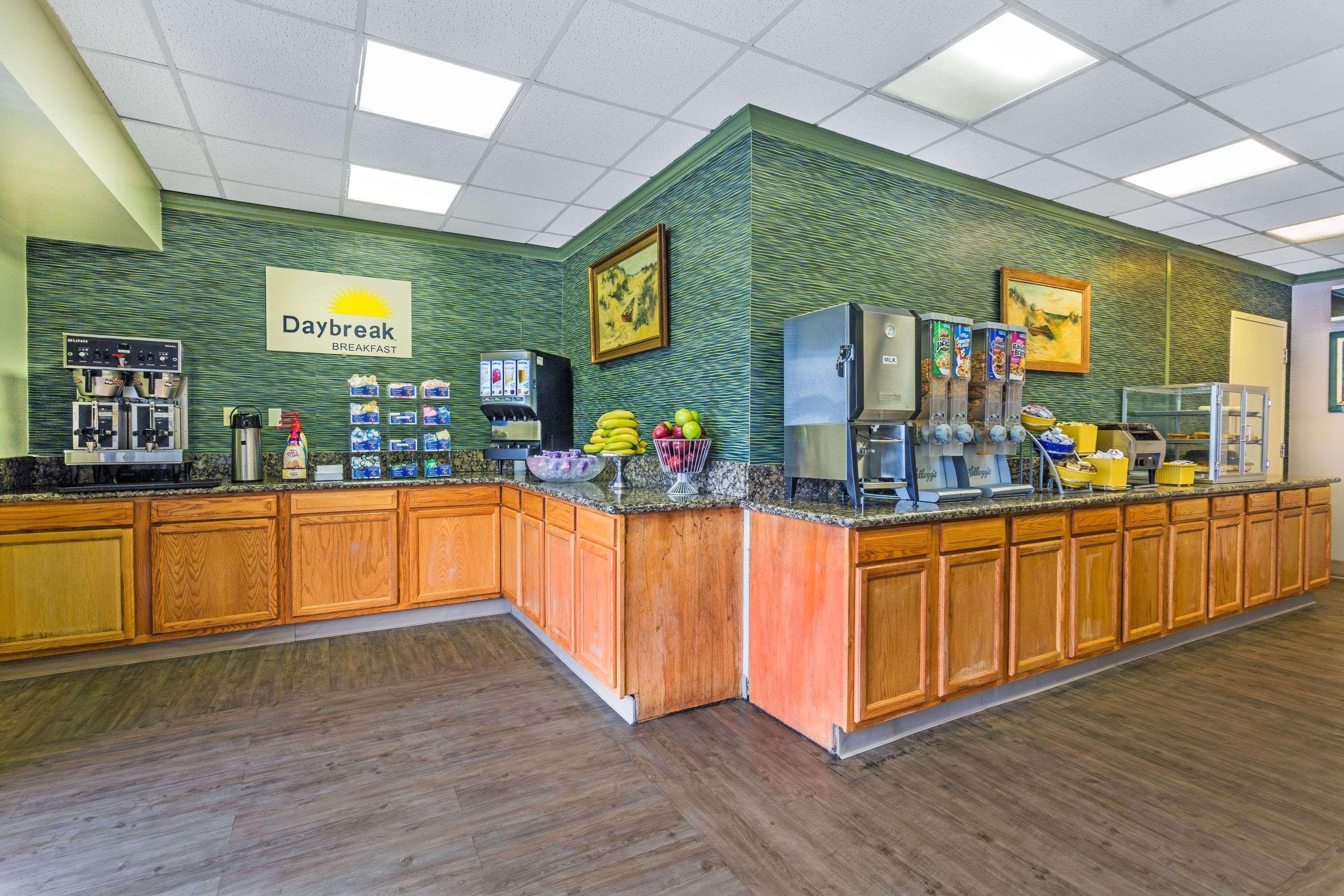 Days Inn By Wyndham Virginia Beach At The Beach Eksteriør bilde